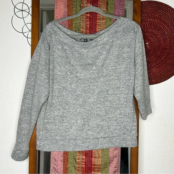 Lulus Cozy Days Heather Gray Asymmetrical Off the Shoulder Fleece Top size Small - Picture 2 of 7